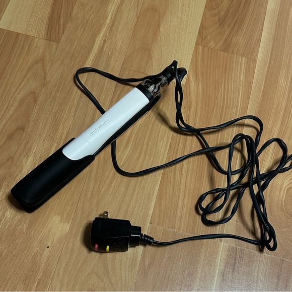 GHD platinum+ main image 9